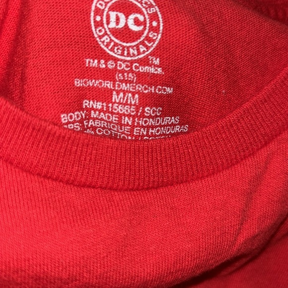 NWOT sz med Robin Halloween top with cape 18” PTP &?length 27” red yellow green - Picture 3 of 9